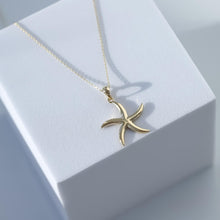 Load image into Gallery viewer, 14k Gold Starfish Necklace, Solid Gold Starfish Charm Pendant, Starfish Layering Necklace, Gold Animal Necklace, Summer Beach Jewelry