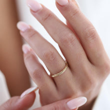 Load image into Gallery viewer, Thin Rope Band Ring, 14K Gold Twist Ring, Minimalist Fine Jewelry, Gift for Her, Statement Ring, Wedding Band, Everyday Gold Jewelry