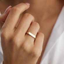 Load image into Gallery viewer, Gold Signet Ring, 14k Gold, Seal Ring, Stacking Jewelry, Unisex Jewelry, Pinky Ring, Retro Ring, Birthday, Rose Gold, Graduation