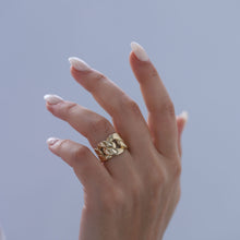Load image into Gallery viewer, Thick Chain Ring, 14K Gold, Chunky Curb Chain, Cuban Link, Minimalist Jewelry, Gift for Her, Everyday Jewelry, Statement Piece, Thick Ring