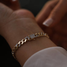 Load image into Gallery viewer, Diamond Curb Chain Bracelet