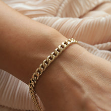 Load image into Gallery viewer, Chunky 5mm Curb Chain Bracelet
