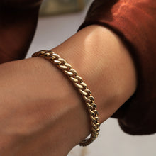Load image into Gallery viewer, Chunky 5mm Curb Chain Bracelet