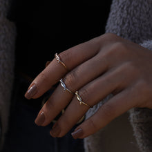Load image into Gallery viewer, Infinity Twist Ring