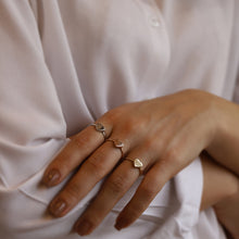 Load image into Gallery viewer, Solitaire Heart Stackable Ring