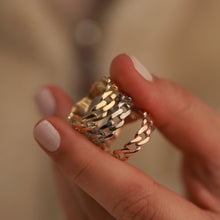 Load image into Gallery viewer, Gold Curb Chain Ring