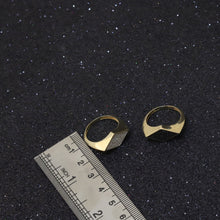 Load image into Gallery viewer, Pavé Diamond Kite Shaped Ring