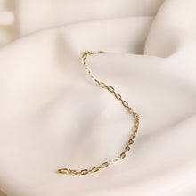 Load image into Gallery viewer, Staple Chain Bracelet