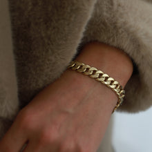 Load image into Gallery viewer, Curb Chain Bracelet 10mm