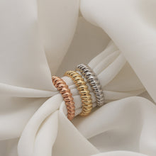 Load image into Gallery viewer, Croissant Dome Ring