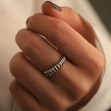 Load image into Gallery viewer, Croissant Dome Ring