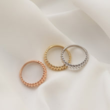 Load image into Gallery viewer, Croissant Dome Ring