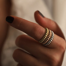 Load image into Gallery viewer, Croissant Dome Ring