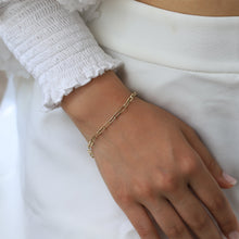 Load image into Gallery viewer, Medium Staple Chain Bracelet
