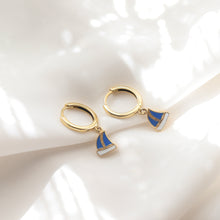 Load image into Gallery viewer, Sailboat Drop Earrings