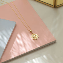 Load image into Gallery viewer, Medallion Emperor Necklace