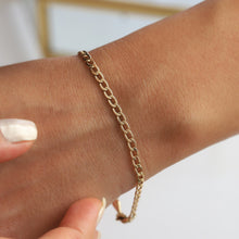 Load image into Gallery viewer, Oval Link Chain Bracelet