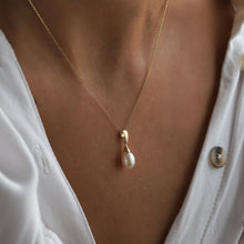 Load image into Gallery viewer, Pearl Necklace