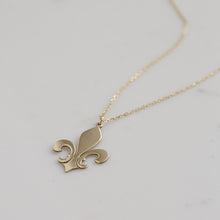Load image into Gallery viewer, Fleur de Lys Pendant Necklace