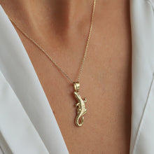 Load image into Gallery viewer, Alligator Necklace