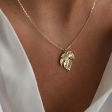 Load image into Gallery viewer, Leaf Pendant Necklace