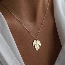 Load image into Gallery viewer, Leaf Pendant Necklace
