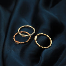 Load image into Gallery viewer, Baguette Rope Diamond Ring