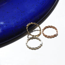 Load image into Gallery viewer, Baguette Rope Diamond Ring