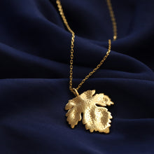 Load image into Gallery viewer, Leaf Pendant Necklace