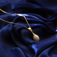 Load image into Gallery viewer, Pearl Necklace
