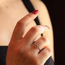 Load image into Gallery viewer, Flower Ring
