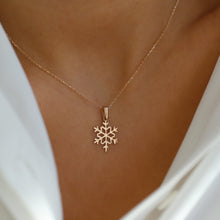 Load image into Gallery viewer, Snowflake Necklace