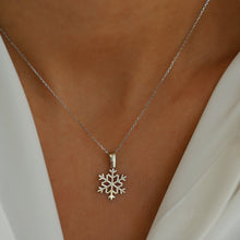 Load image into Gallery viewer, Snowflake Necklace
