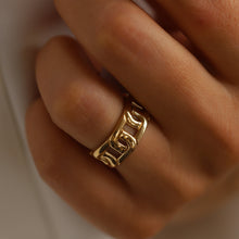 Load image into Gallery viewer, Gold Thick Chain Ring