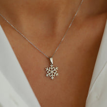 Load image into Gallery viewer, Snowflake Necklace