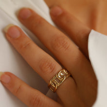 Load image into Gallery viewer, Gold Thick Chain Ring