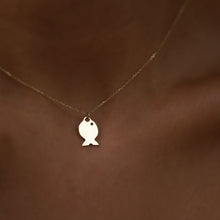 Load image into Gallery viewer, Dainty Gold Fish Necklace