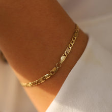 Load image into Gallery viewer, Special Design Figaro Bracelet