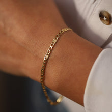 Load image into Gallery viewer, Special Design Figaro Bracelet