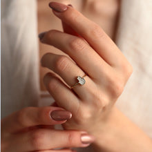 Load image into Gallery viewer, Diamond Hamsa Ring