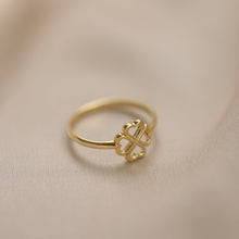 Load image into Gallery viewer, Hollow Clover Leaf Ring