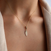 Load image into Gallery viewer, Feather Necklace