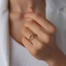 Load image into Gallery viewer, Thin Knot Chain Ring