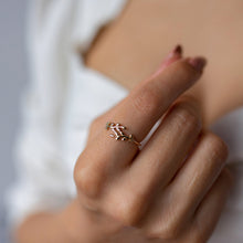 Load image into Gallery viewer, Leaf Ring