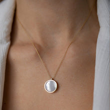Load image into Gallery viewer, Round Mother of Pearl Necklace