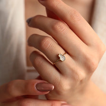 Load image into Gallery viewer, Diamond Hamsa Ring