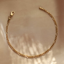 Load image into Gallery viewer, Thin Figaro Chain Bracelet