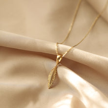 Load image into Gallery viewer, Feather Necklace