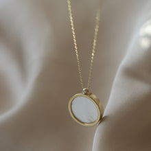 Load image into Gallery viewer, Round Mother of Pearl Necklace