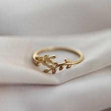 Load image into Gallery viewer, Leaf Ring